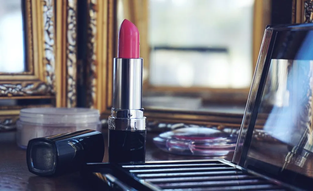 Rouge levres cosmetique luxe elegante beauté