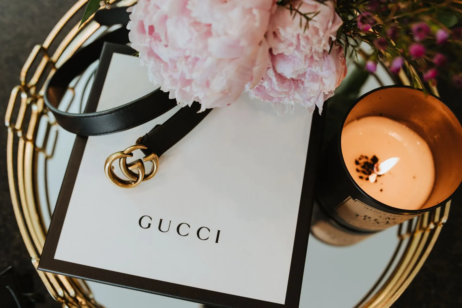 Ceinture de luxe avec accessoires