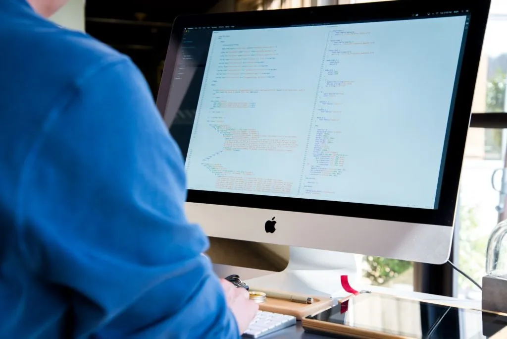 Programmeur développant des logiciels, Dassault Systèmes est l'éditeur de CATIA et SOLIDWORKS